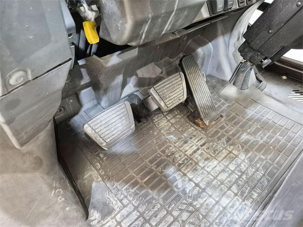 Mitsubishi FD25NT شاحنات الديزل