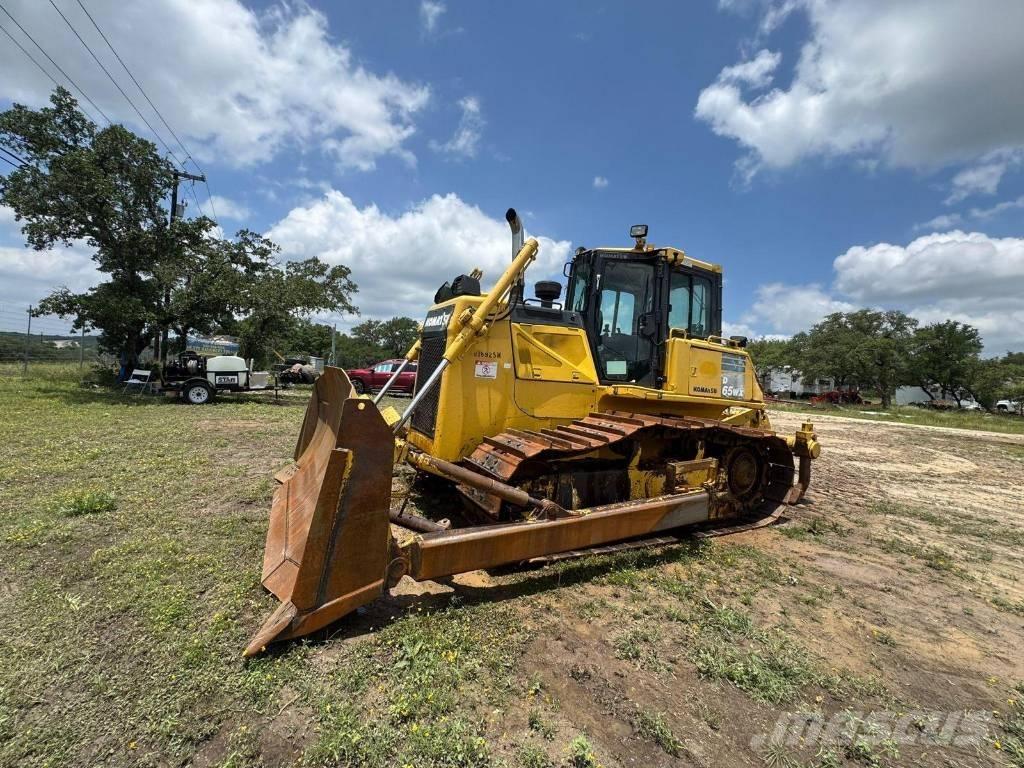 Komatsu D65WX-17 بلدوزرات مجنزرة