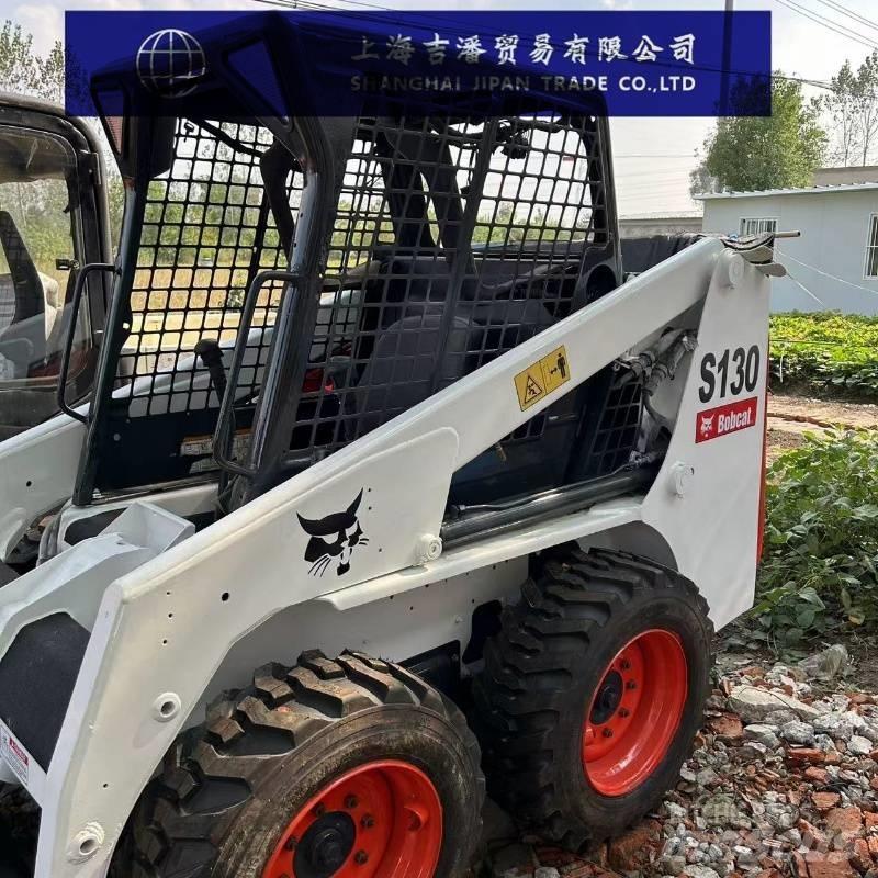 Bobcat S 130 لوادر انزلاقية التوجيه