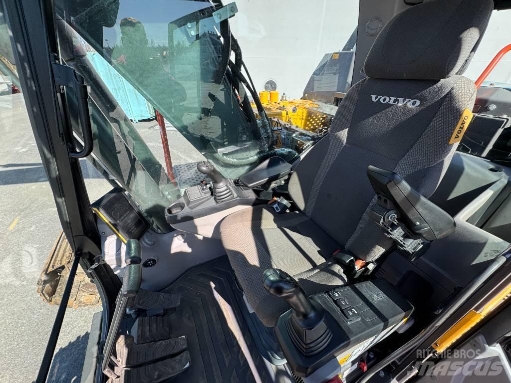 Volvo EC 180 E حفارات زحافة