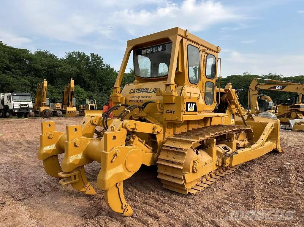 CAT D7G بلدوزرات مجنزرة