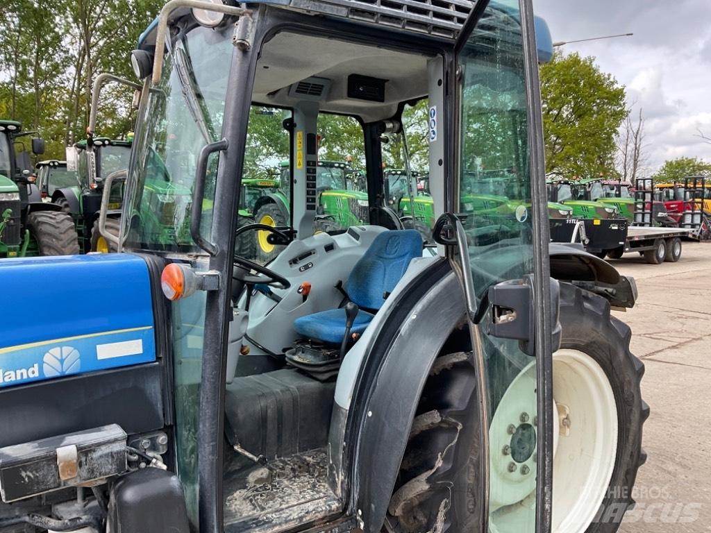 New Holland T 4050 F الجرارات