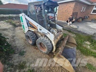 Bobcat 645 لوادر انزلاقية التوجيه