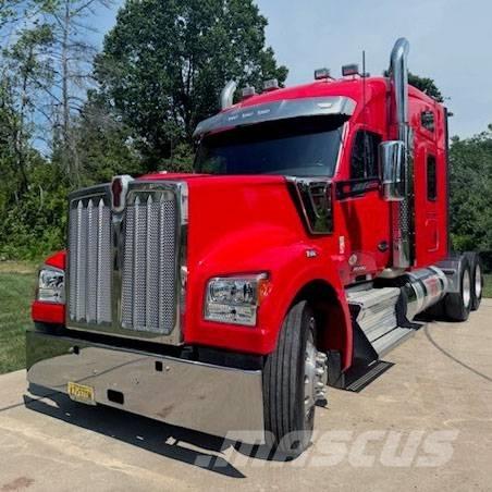 Kenworth W 990 وحدات الجر