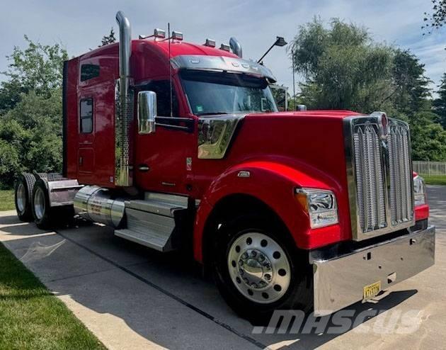 Kenworth W 990 وحدات الجر
