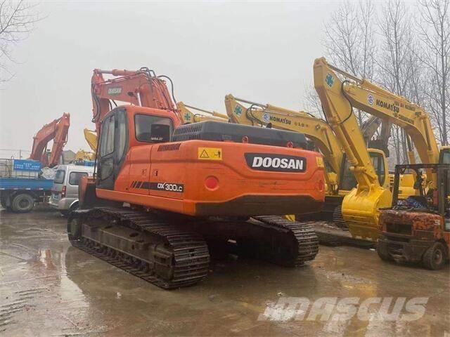 Doosan DX300 حفارات زحافة