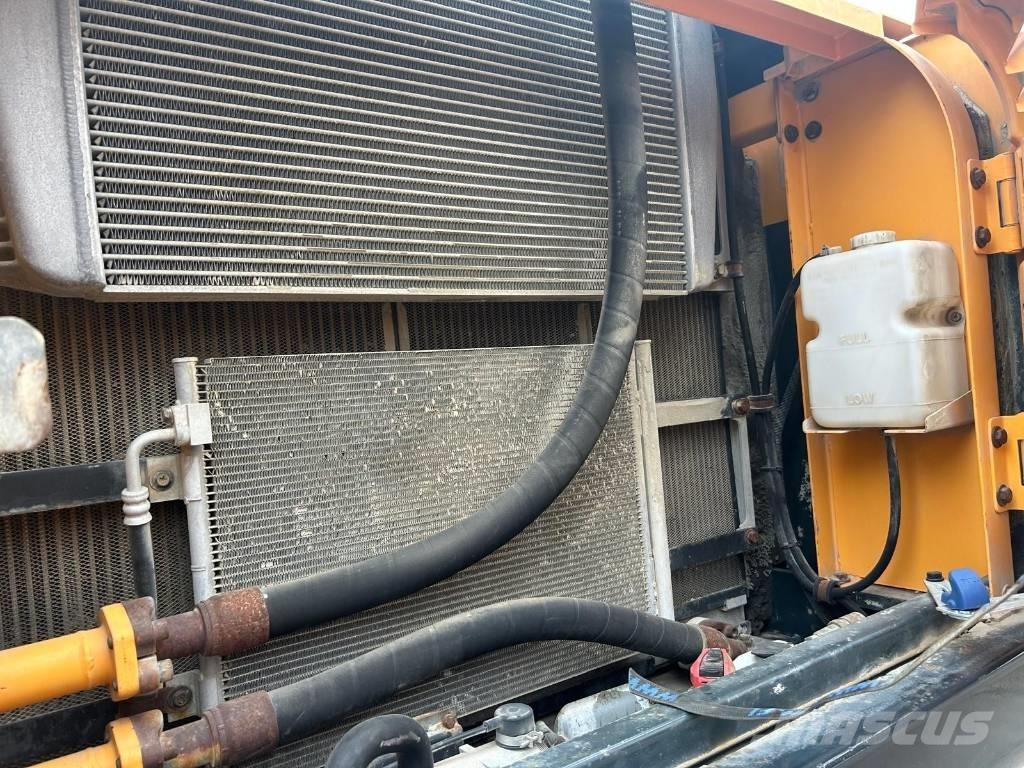  Hyudai R 320 LC -9 حفارات زحافة