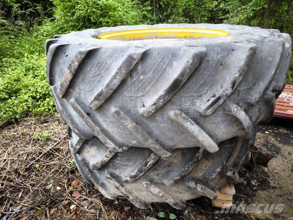 John Deere 7810 الجرارات