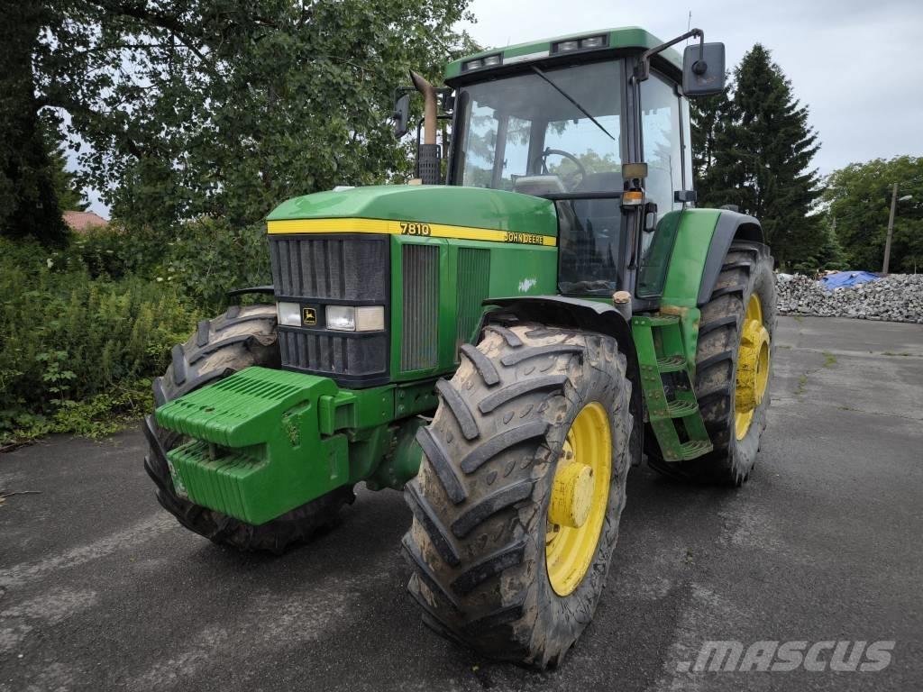 John Deere 7810 الجرارات