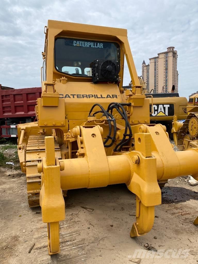 CAT D 8 K بلدوزرات مجنزرة