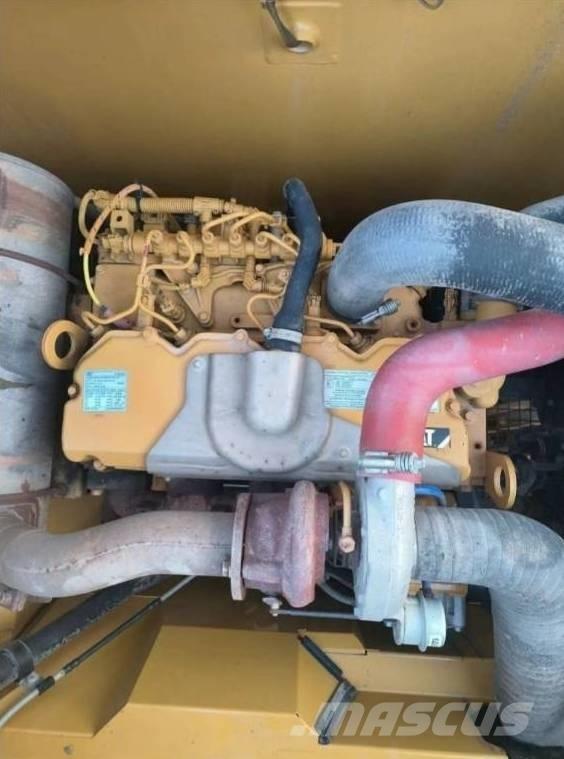 CAT 320 GC حفارات زحافة