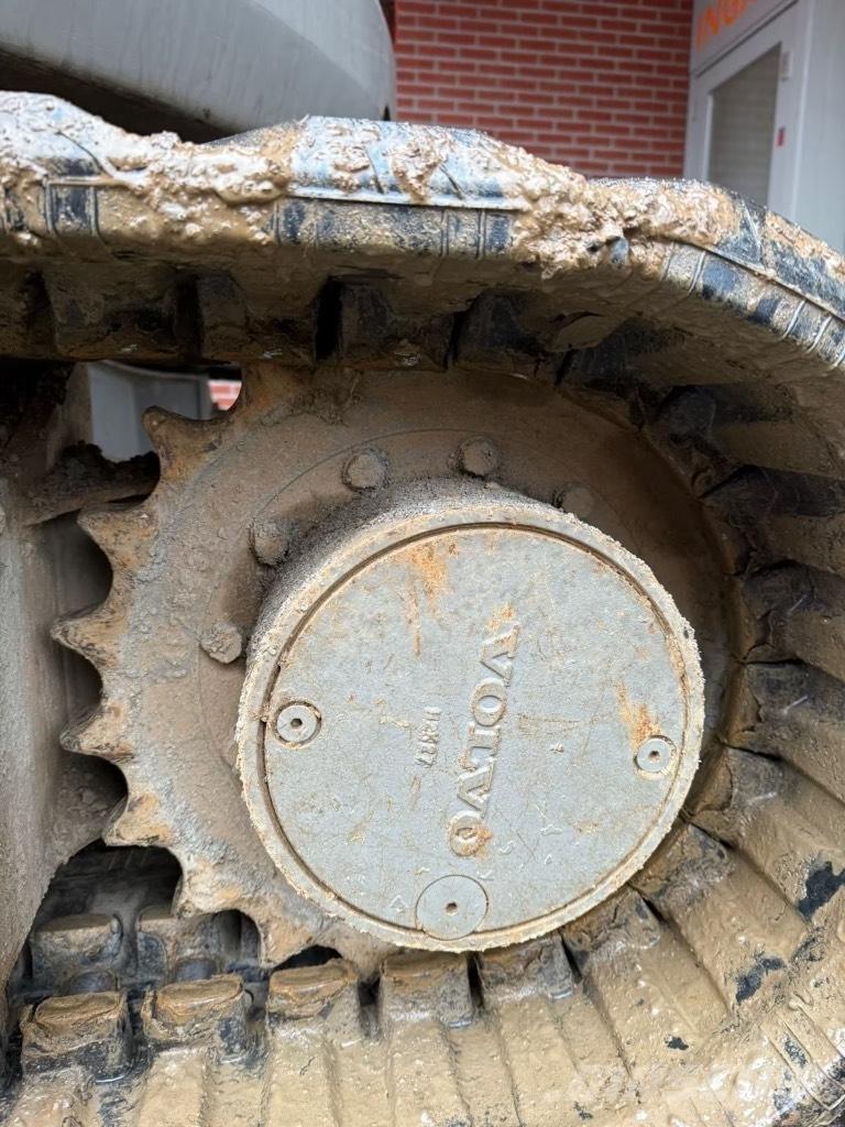 Volvo ECR 88 PLUS حفارات وسط 7 طن - 12 طن