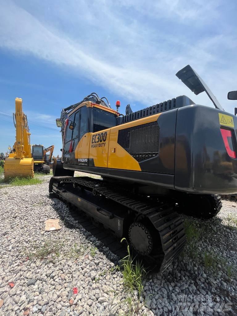 Volvo EC 300 حفارات زحافة