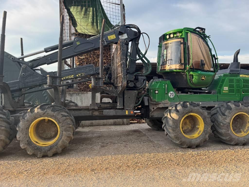 John Deere 1110 G شاحنات
