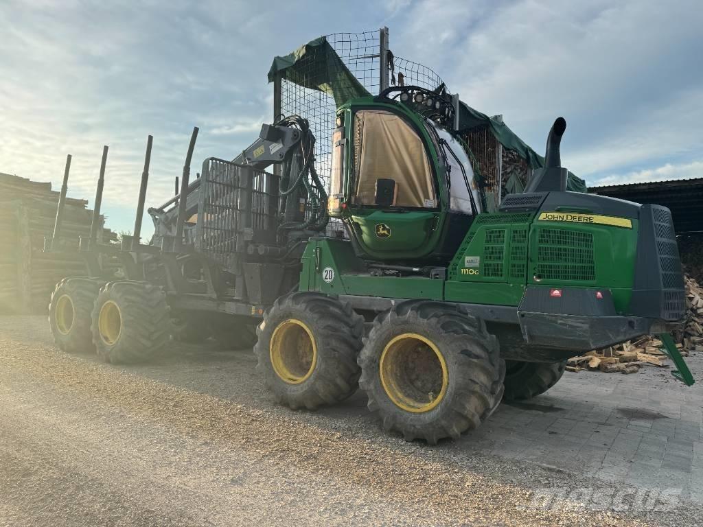John Deere 1110 G شاحنات
