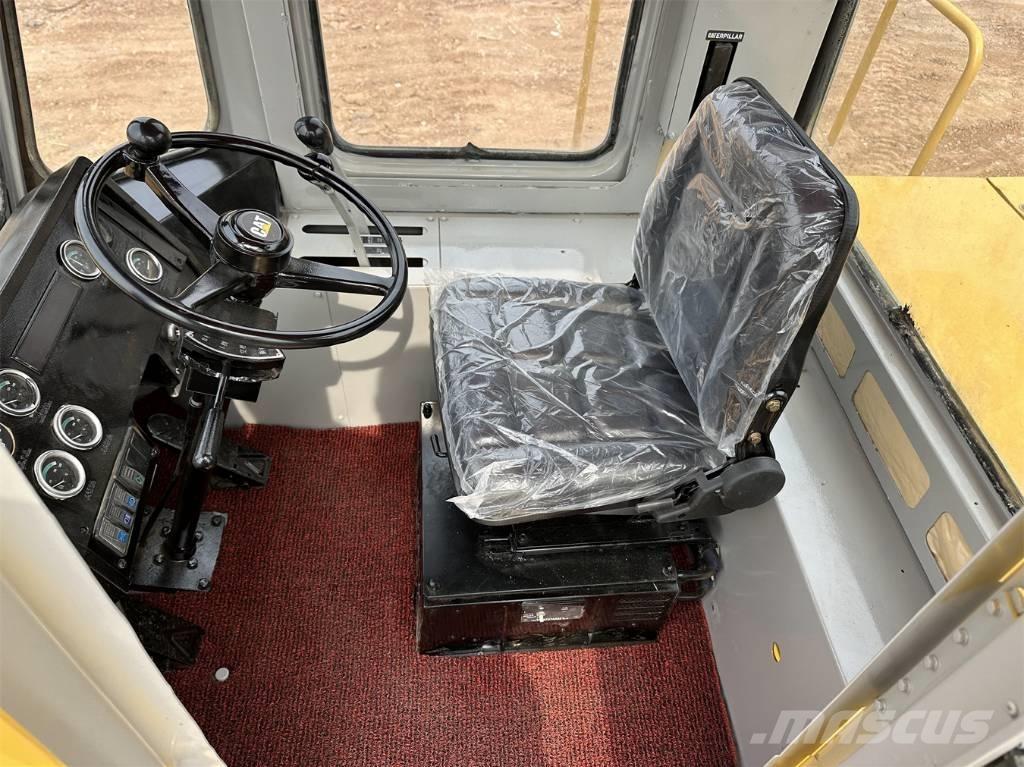 CAT 966C لوادر بعجل