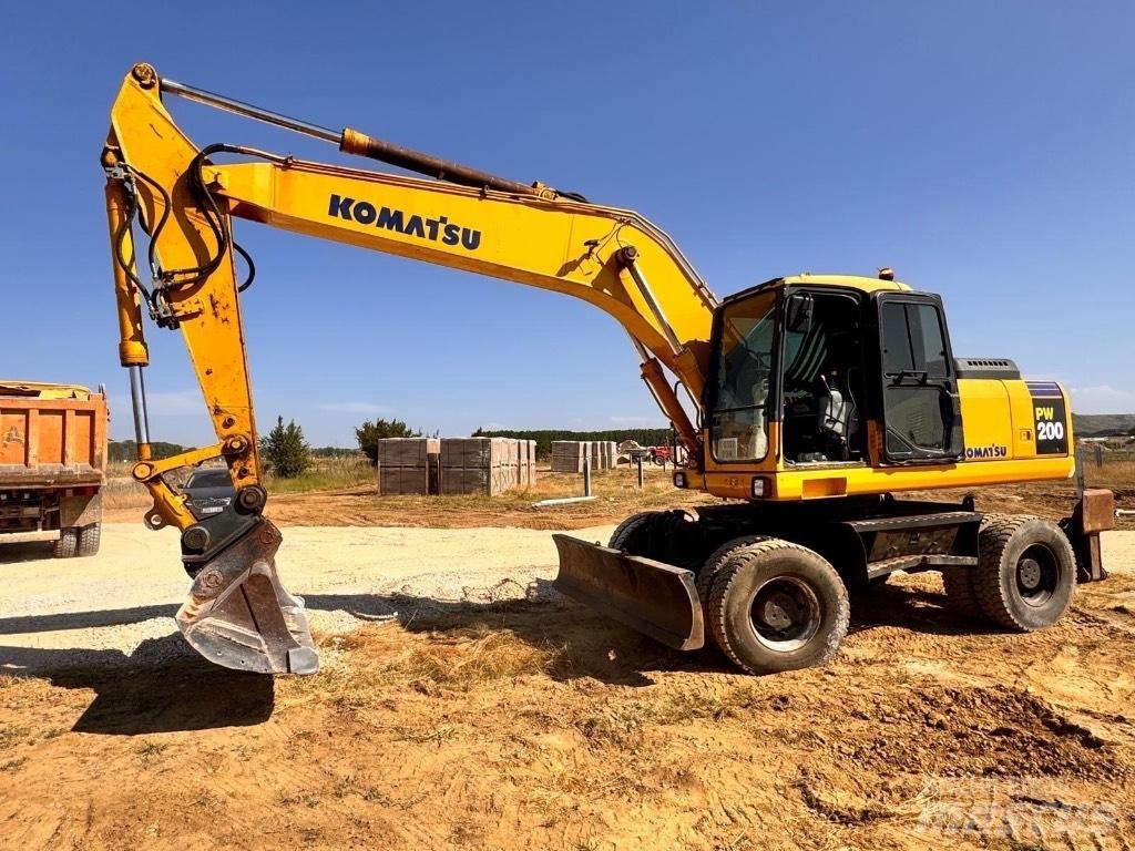 Komatsu PW 200-7K حفارات بعجل