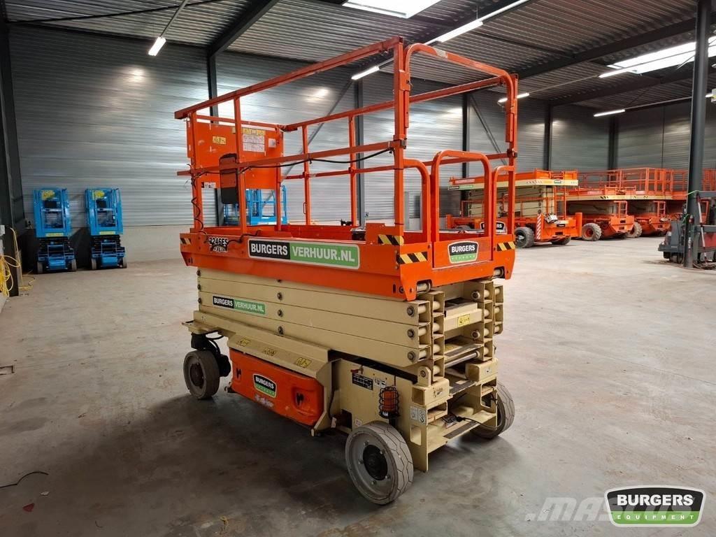 JLG 3246ES رافعات مقصية الشكل