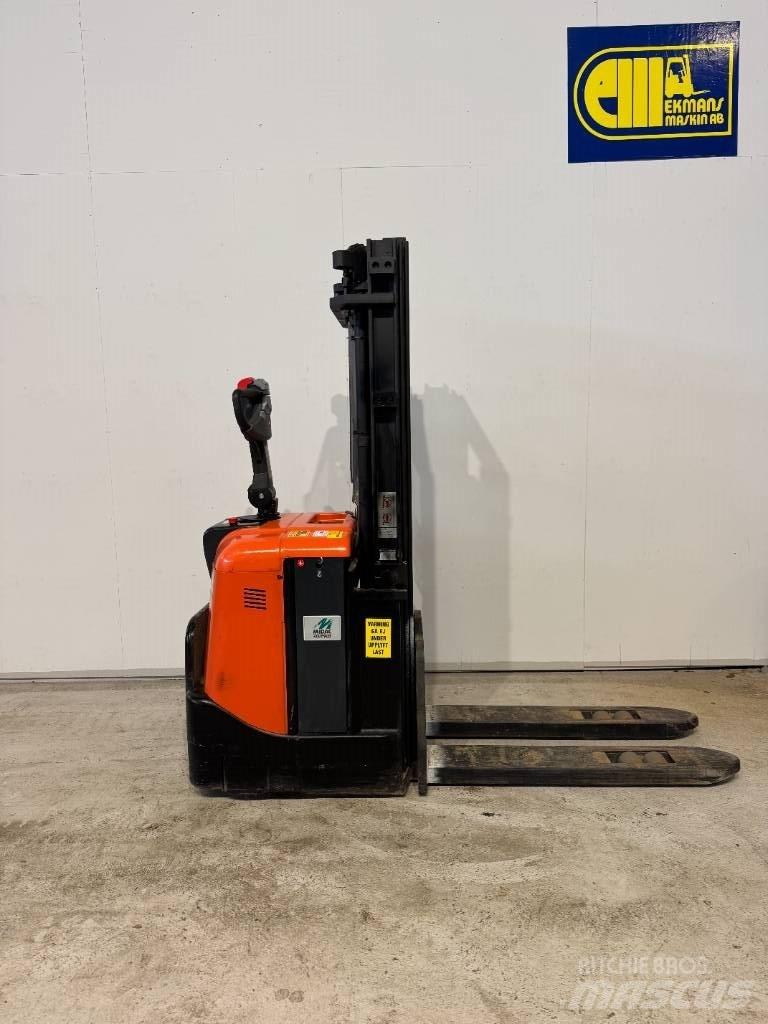 BT truck SPE 125 معدات التكديس الجوالة