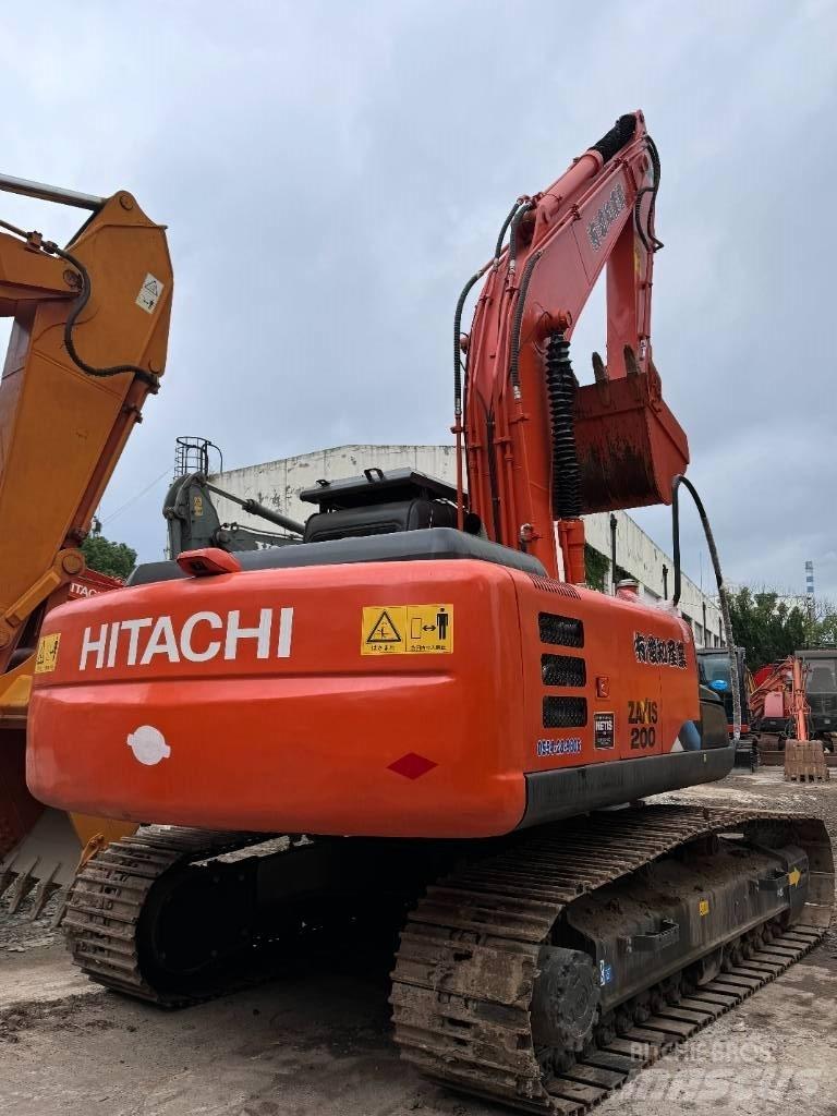 Hitachi ZX 200 حفارات زحافة
