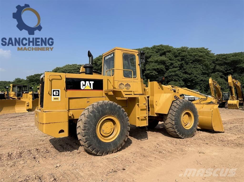 CAT 966C لوادر بعجل