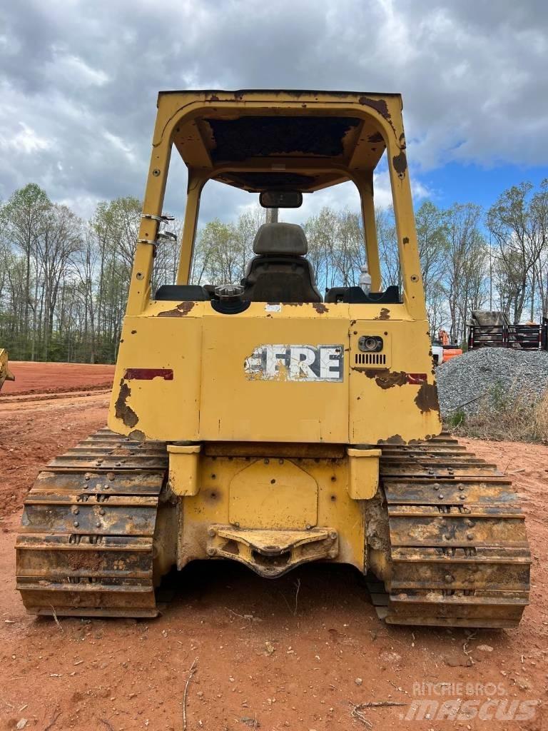 John Deere 450 HLGP بلدوزرات مجنزرة