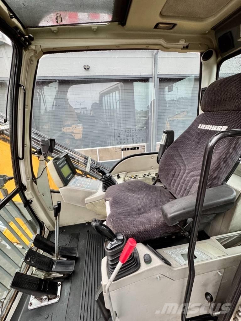 Liebherr R934C LC حفارات هدم