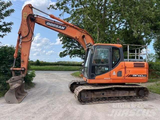 Doosan DX 140 LC حفارات زحافة