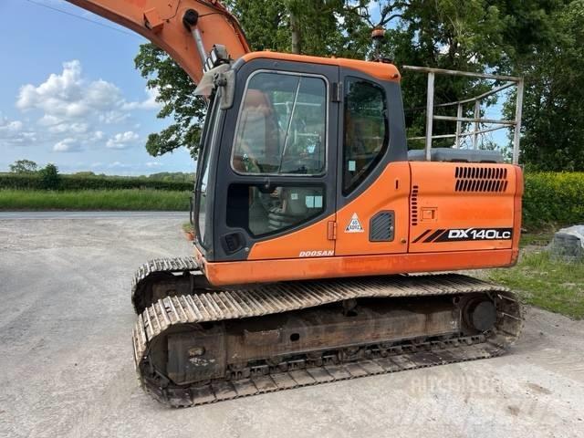Doosan DX 140 LC حفارات زحافة