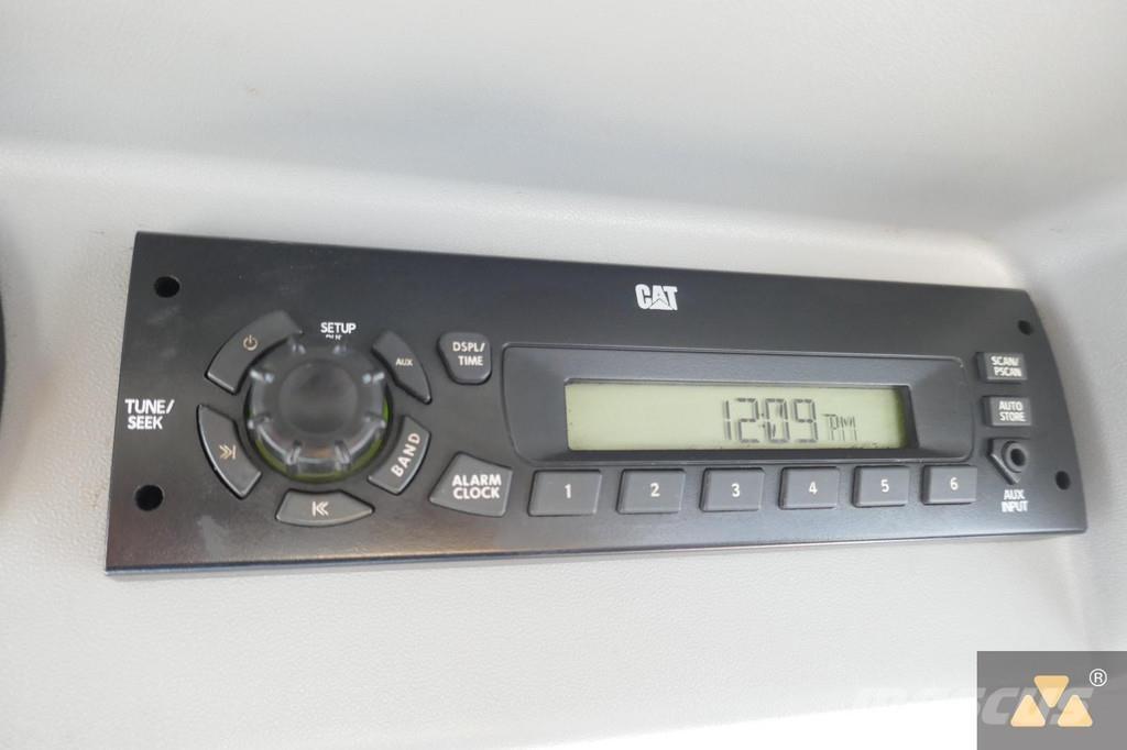 CAT D7E LGP بلدوزرات مجنزرة