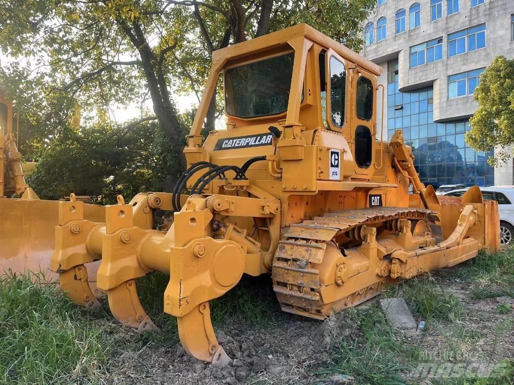 CAT D 7 G بلدوزرات مجنزرة