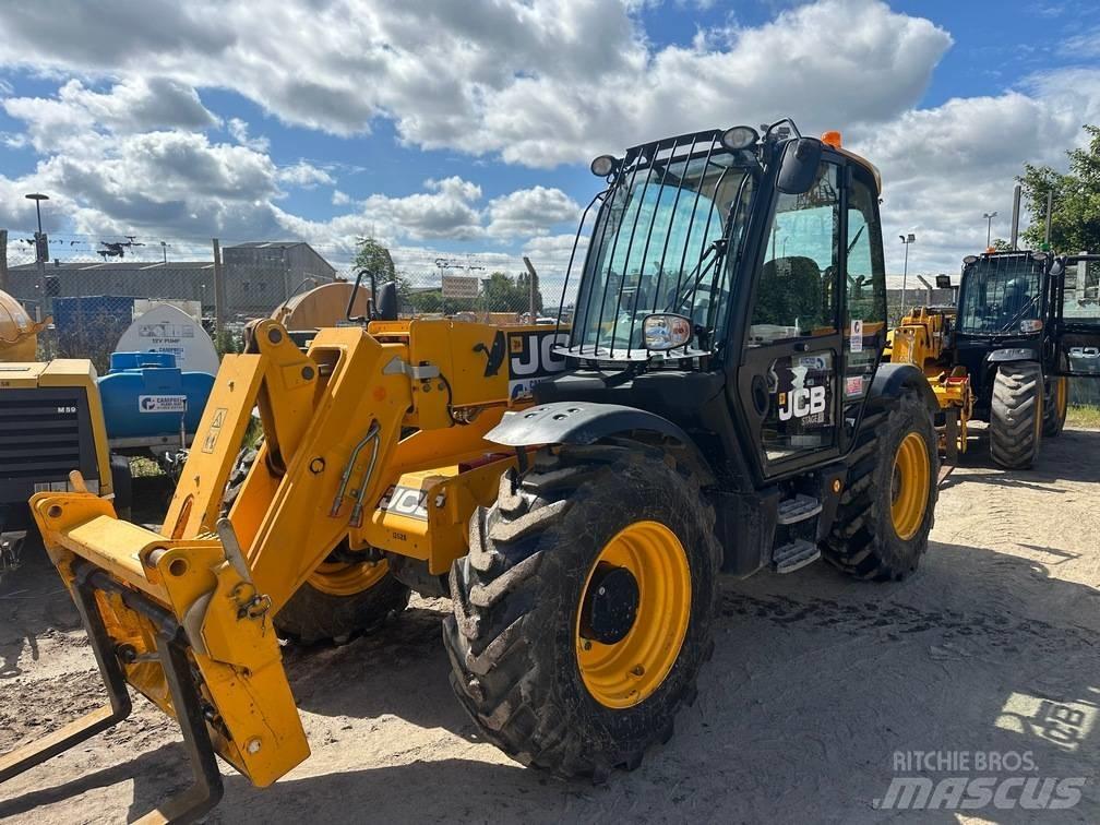JCB 531-70 مناولات متداخلة
