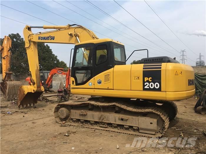 Komatsu PC 200-7 حفارات زحافة