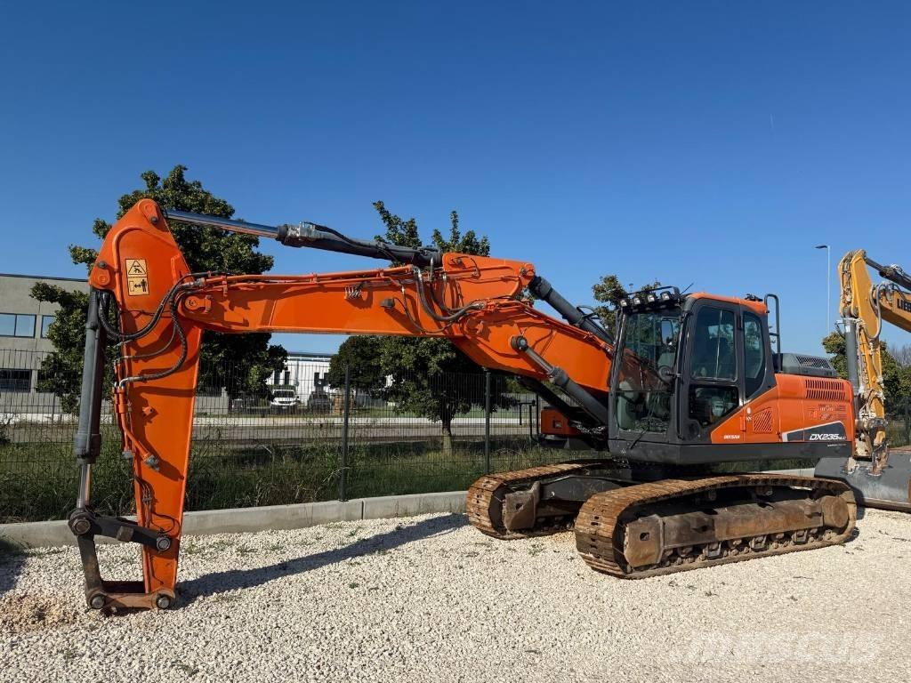 Doosan DX 235 NLC-5 حفارات زحافة