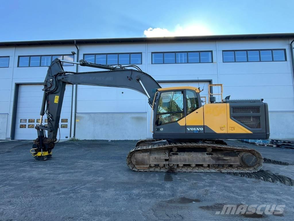 Volvo EC 250 E حفارات زحافة