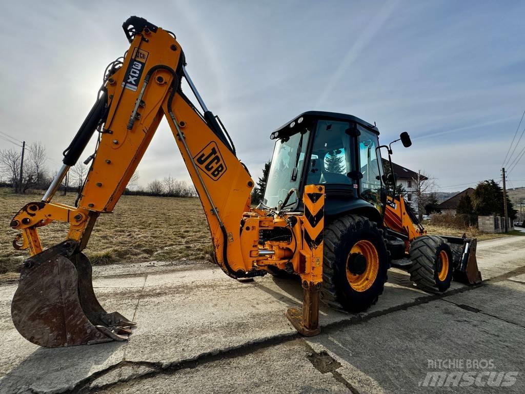 JCB 3CX CONTRACTOR لوادر ذات جرافات عكسية