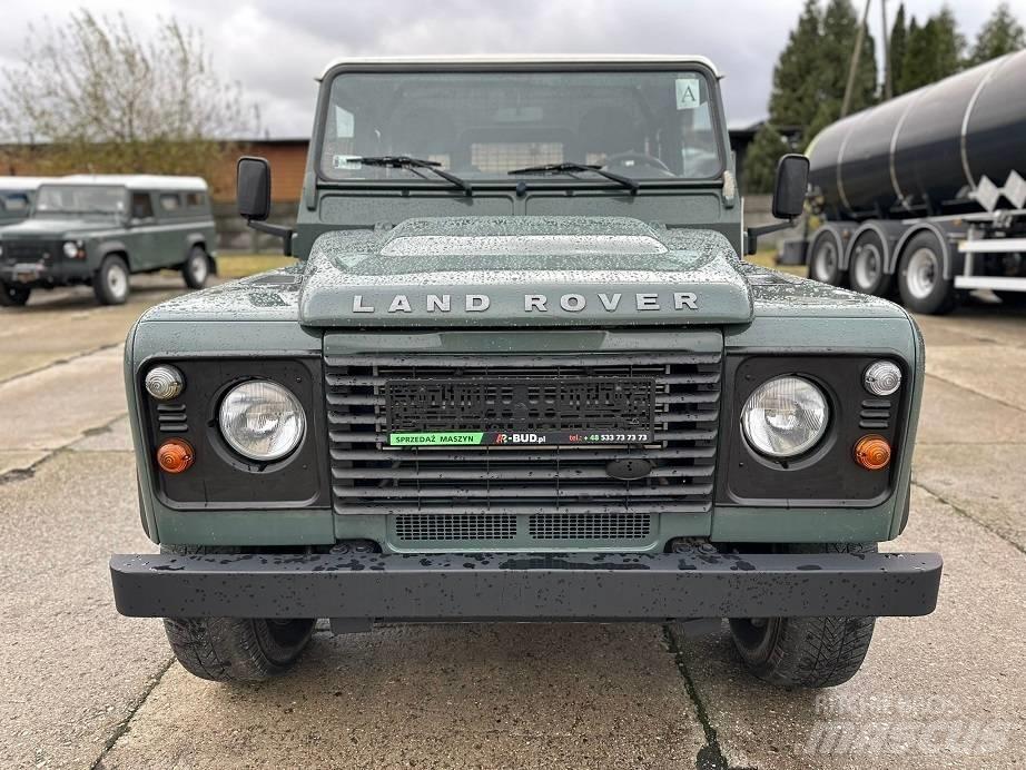 Land Rover Defender مركبات عابرة البلاد