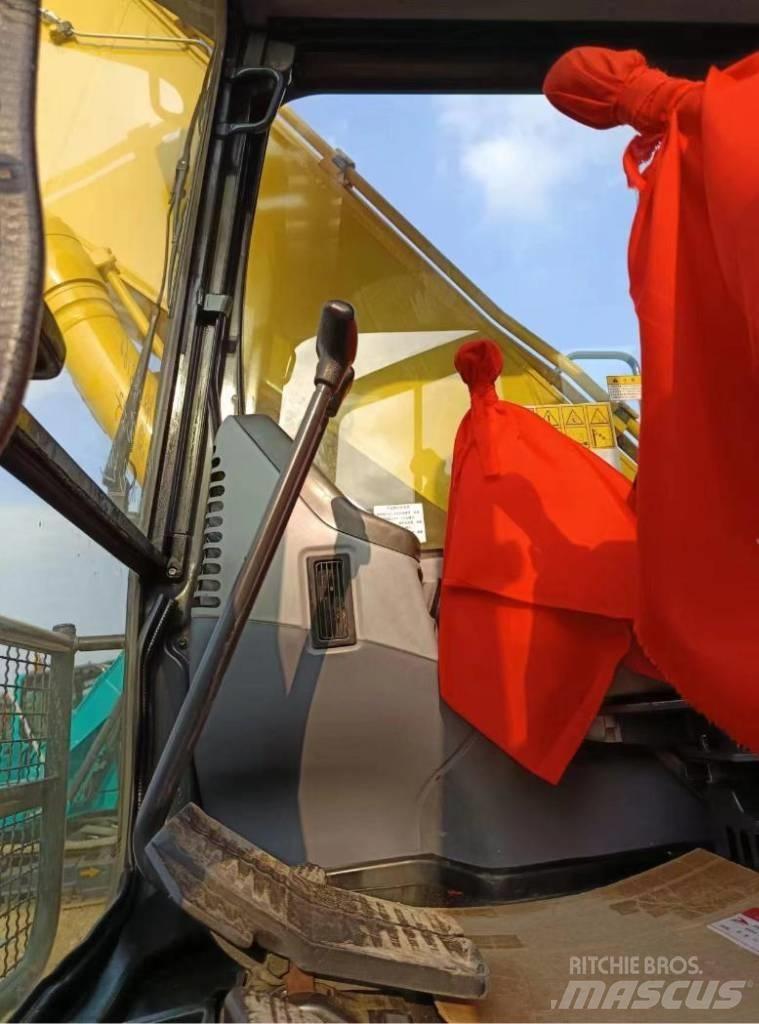 Komatsu PC 160 LC حفارات زحافة
