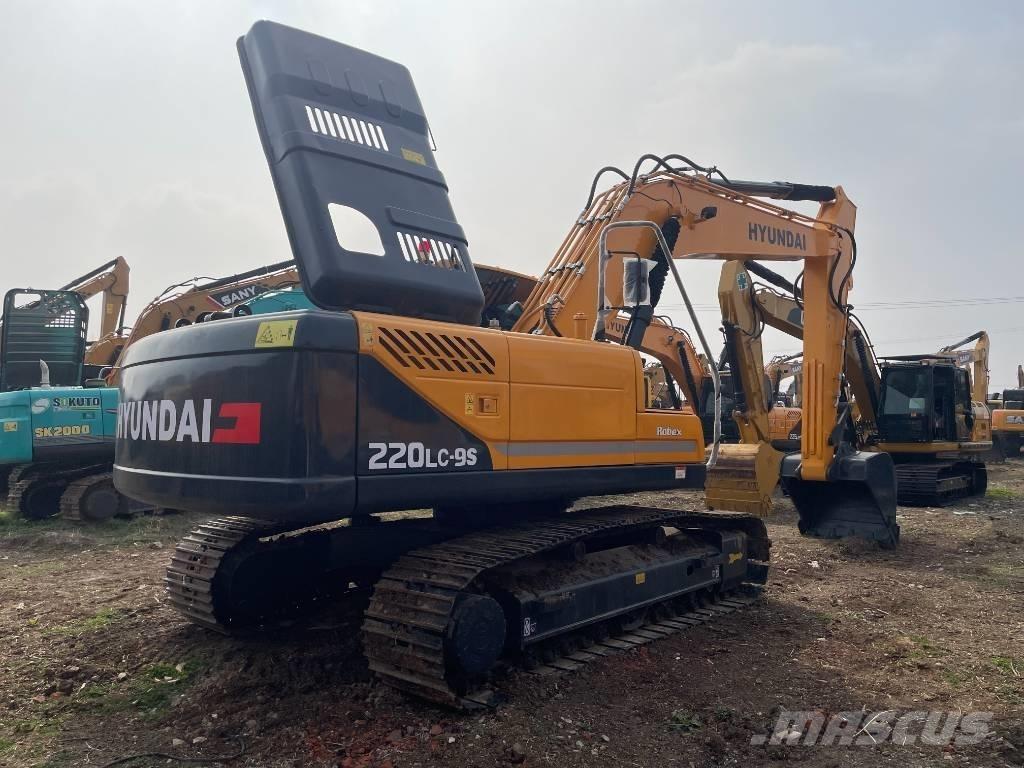 Hyundai 225LC-9S حفارات زحافة