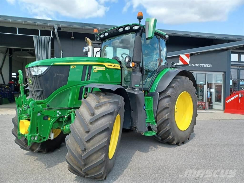 John Deere 6R 250 الجرارات