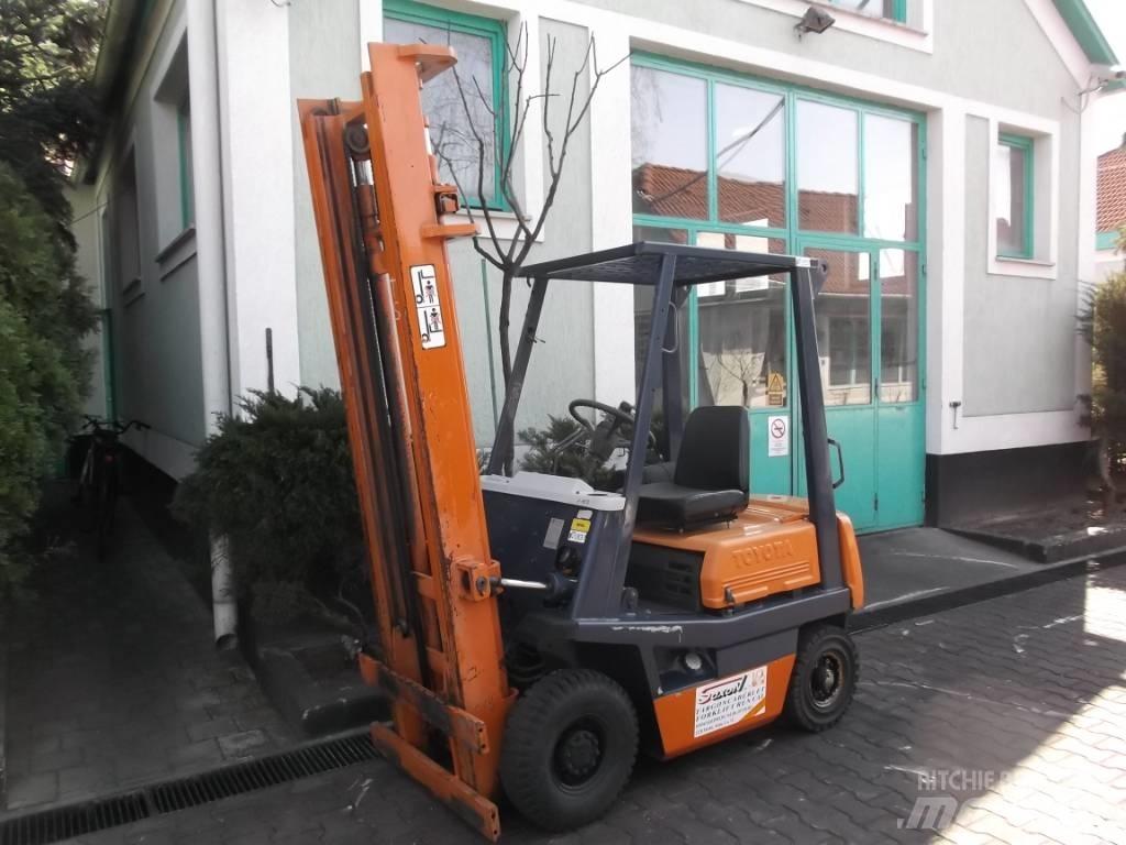 Toyota 3 FD 14 شاحنات الديزل