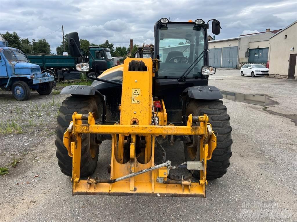 JCB 541-70IND 4X4 أخرى