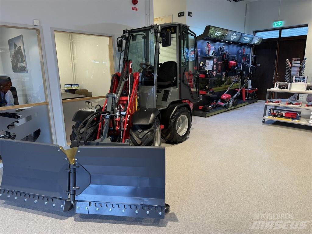 Weidemann 1190e لوادر انزلاقية التوجيه