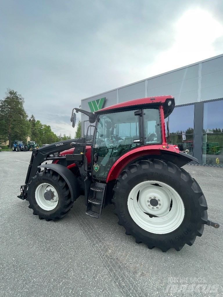 Valtra A105 الجرارات