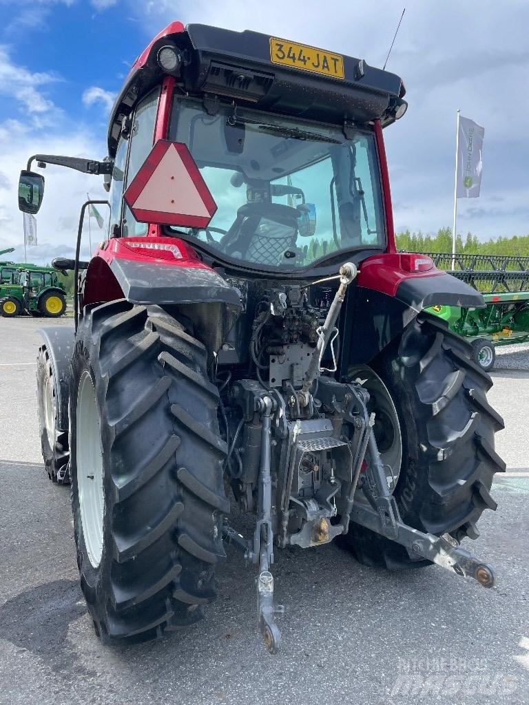 Valtra A105 الجرارات