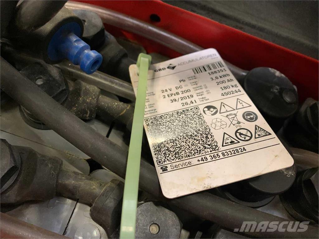 Linde L10B شاحنات مناولة ذاتية الدفع