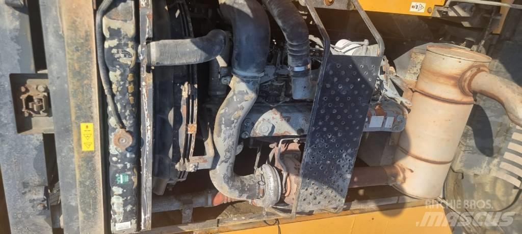 CASE CX 460 LC حفارات زحافة