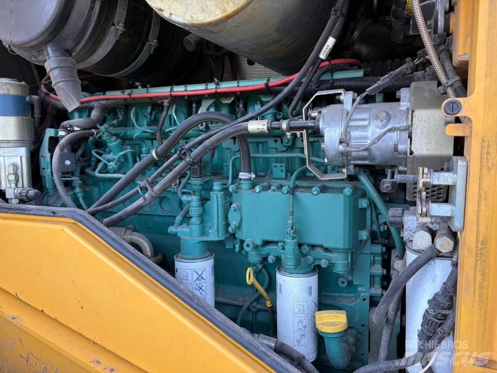 Volvo L 110 F لوادر بعجل