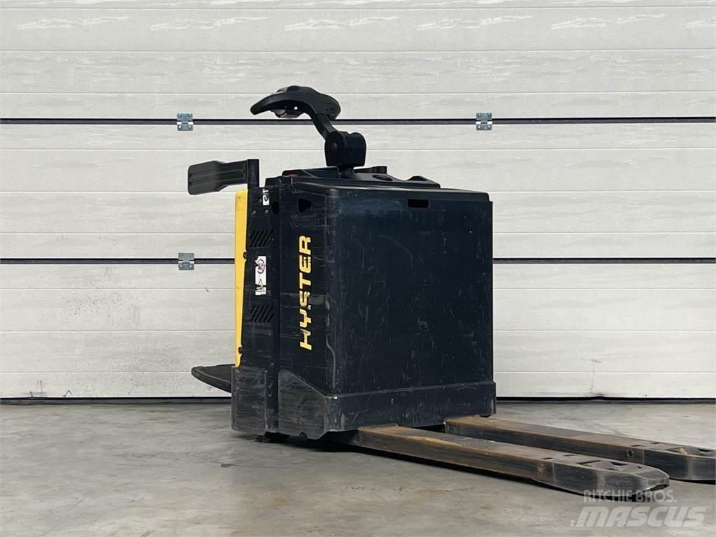 Hyster P2.0S معدات الرفع منخفض المستوى