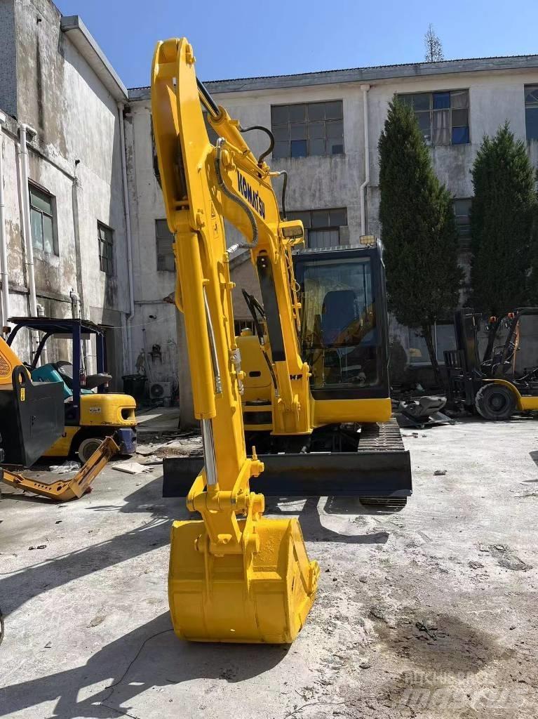 Komatsu PC 56 حفارات صغيرة أقل من 7 طن (حفارات صغيرة)